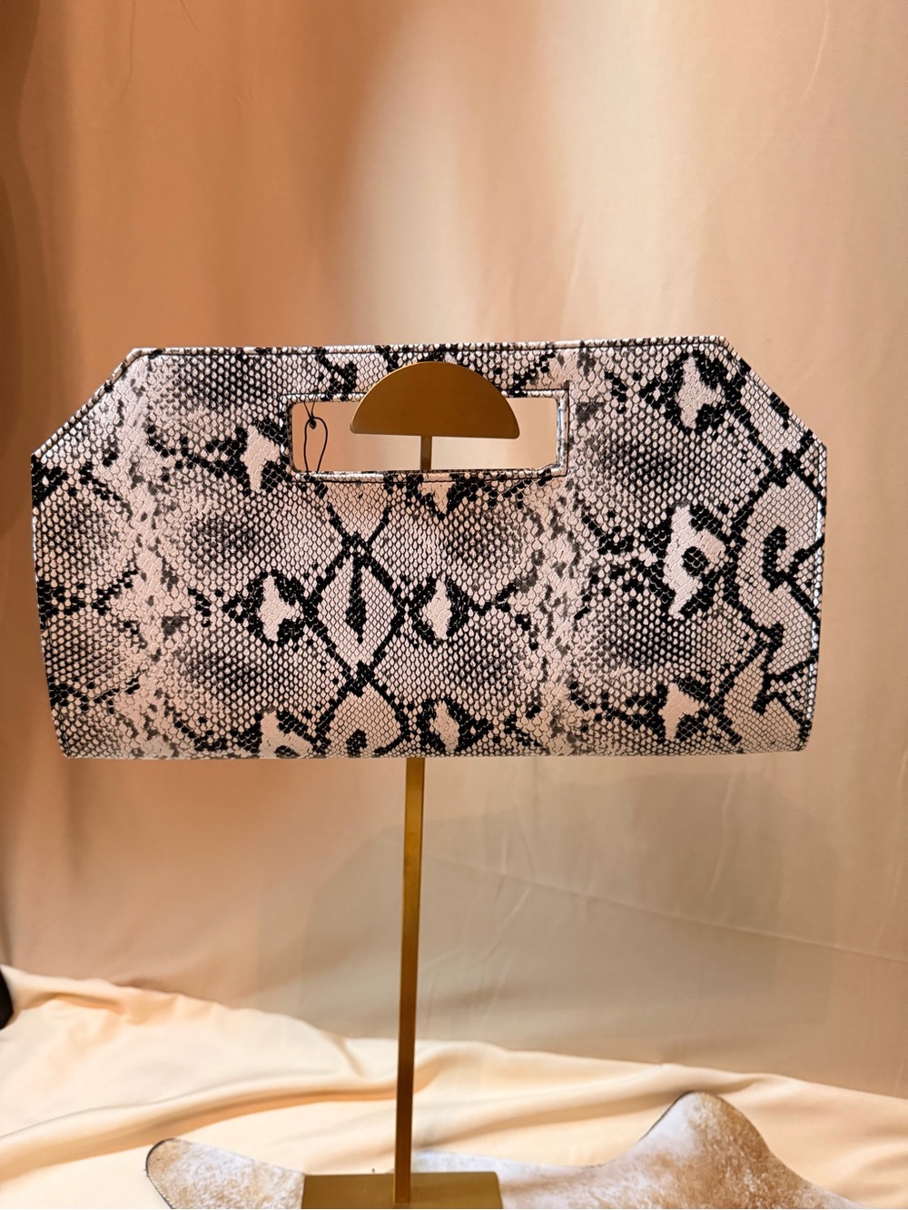 Textured Snake-Print Cutout Handle Clutch - Black & White